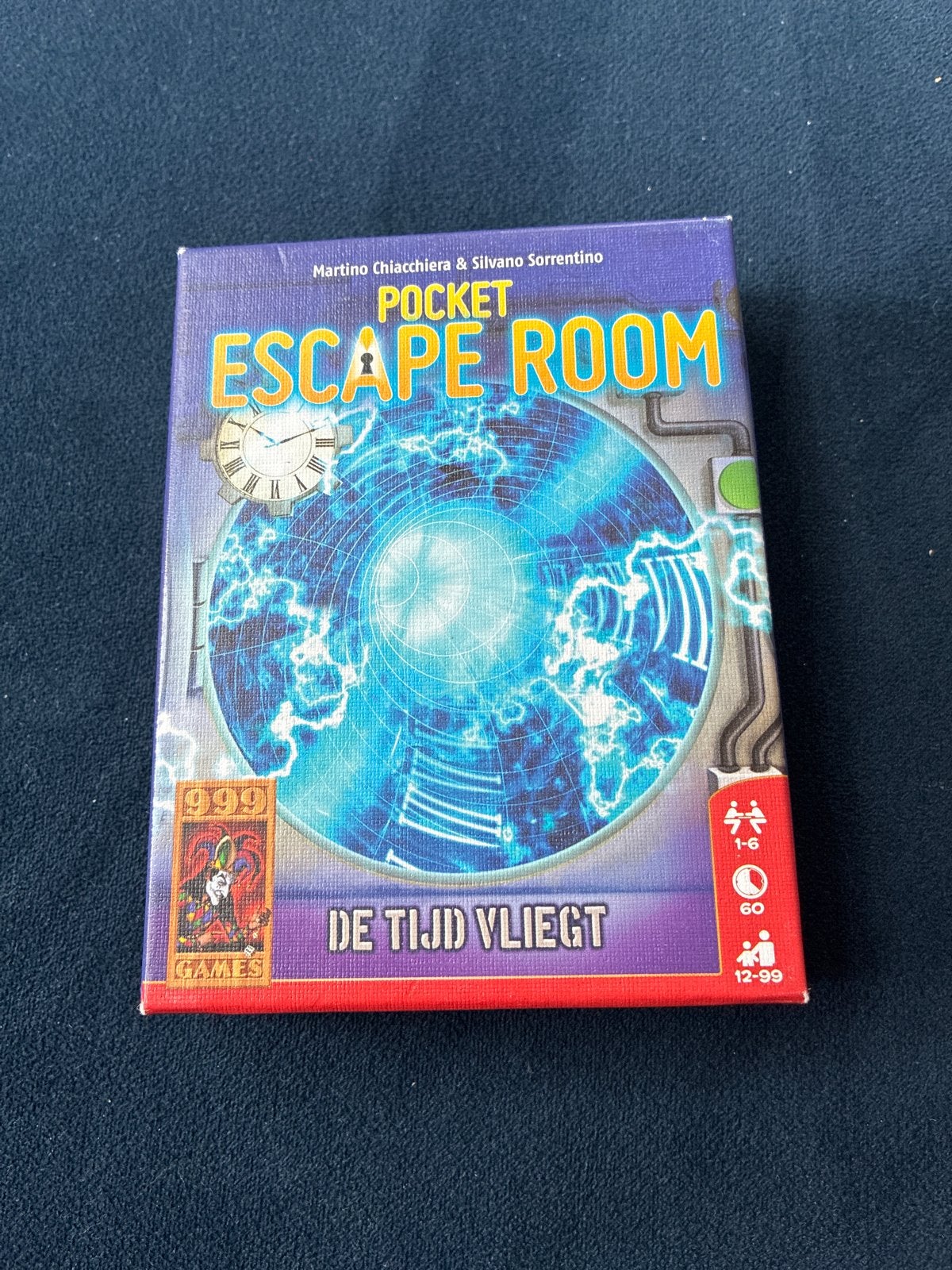 Pocket Escape Room: De Tijd Vliegt (999 Games), Een of twee spelers, Ophalen of Verzenden, Gebruikt