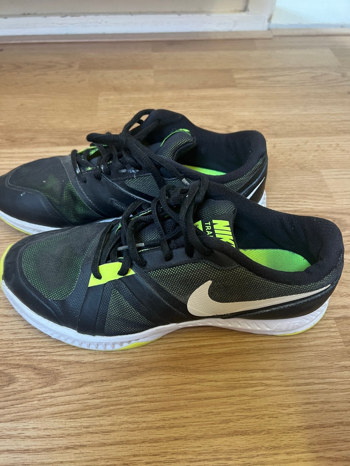 Nike Air Zoom Trainingsschoenen Zwart/Neon Geel - Maat 41, Kleding | Dames, Schoenen, Ophalen, Gedragen, Zwart, Sportschoenen