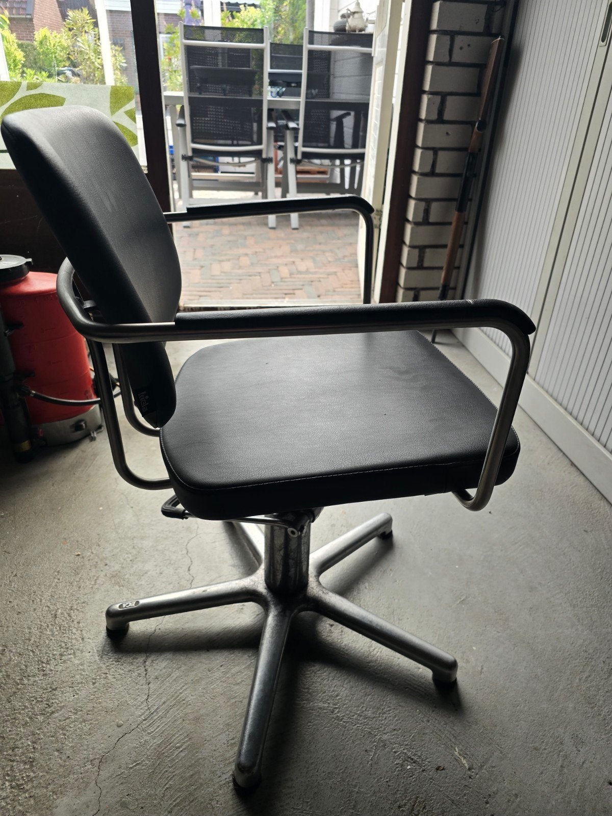 Kappers stoelen en wasstoel, Ophalen of Verzenden, Zwart