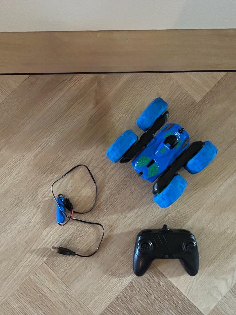 Z.g.a.n. Op afstand bestuurbare stunt-auto, flip, offroad, Auto offroad, Zo goed als nieuw, Overige schalen, Overige typen