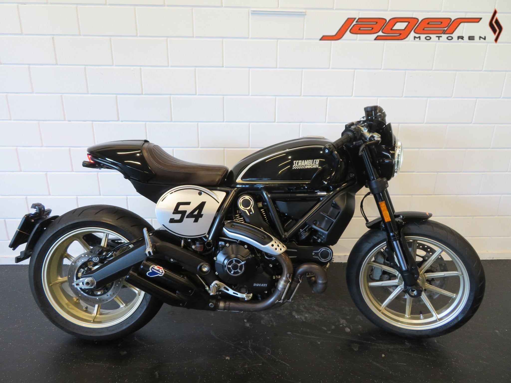 Ducati SCRAMBLER 800 CAFE RACER GAAF! (bj 2017), Motoren, Naked bike, Gebruikt, Bedrijf