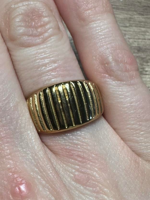 Shoeby stalen goudkleurige ring maat 17mm, Sieraden, Tassen en Uiterlijk, Ringen, Gebruikt, 17 tot 18, Dame, Goud