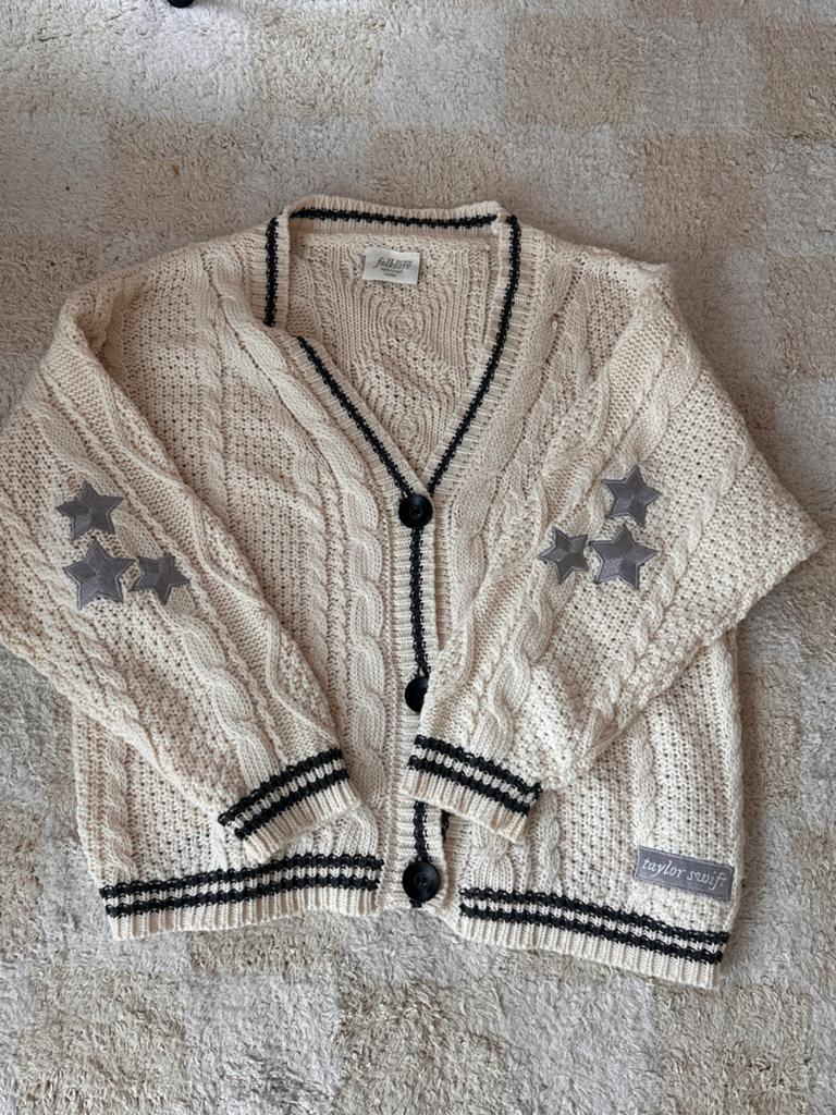 Taylor Swift Cardigan - Folklore Era S/M, Ophalen of Verzenden, Zo goed als nieuw, Beige