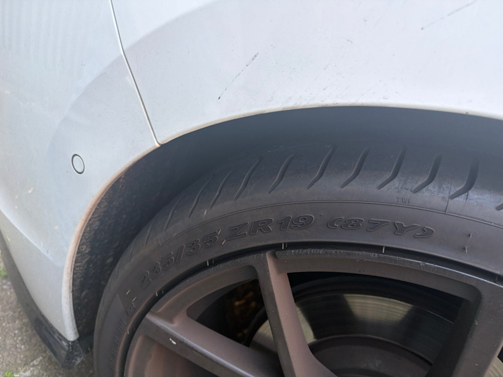 2x Pirelli P Zero 235/35 ZR19 87Y zomerbanden – ca. 4-5mm, Ophalen of Verzenden, Zo goed als nieuw