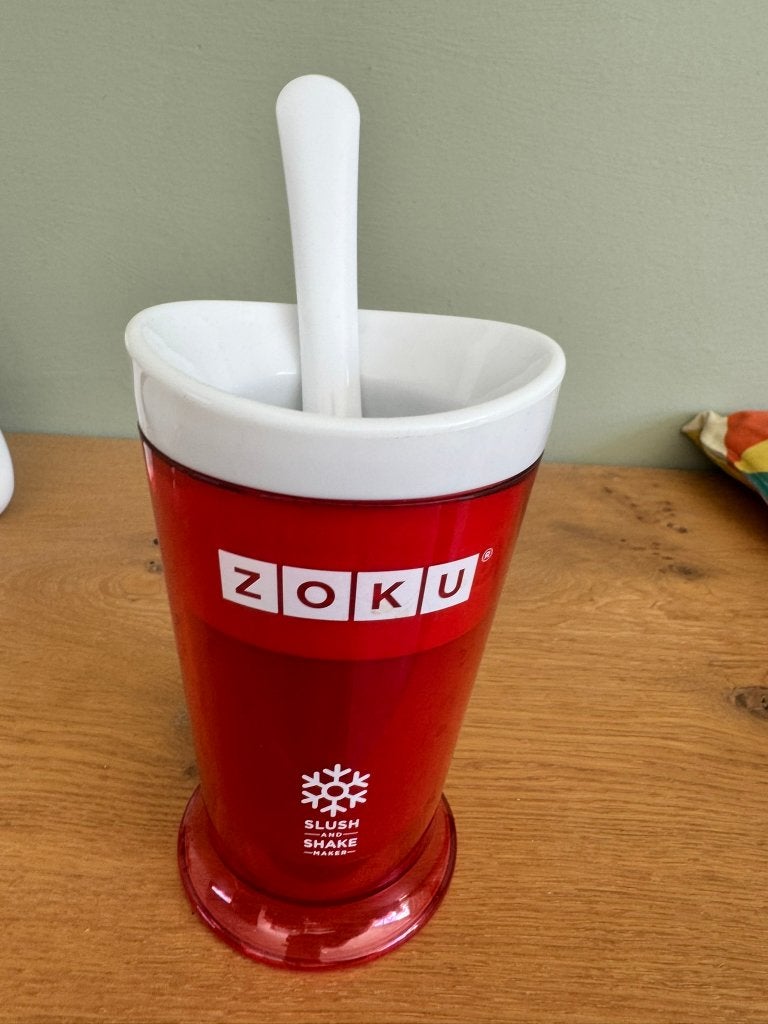 Zoku Slush- en Milkshake Maker - 0.25 l - Rood beker ijs, Ophalen of Verzenden, Gebruikt