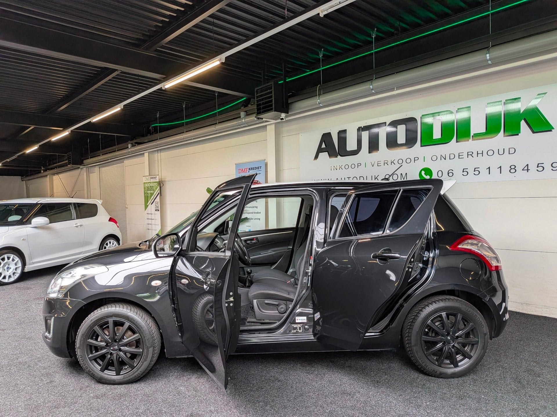 Suzuki Swift 1.2 Black & White Edition|PDC|Cruise|*Carplay, Auto's, Voorwielaandrijving, Stof, Gebruikt, 4 cilinders