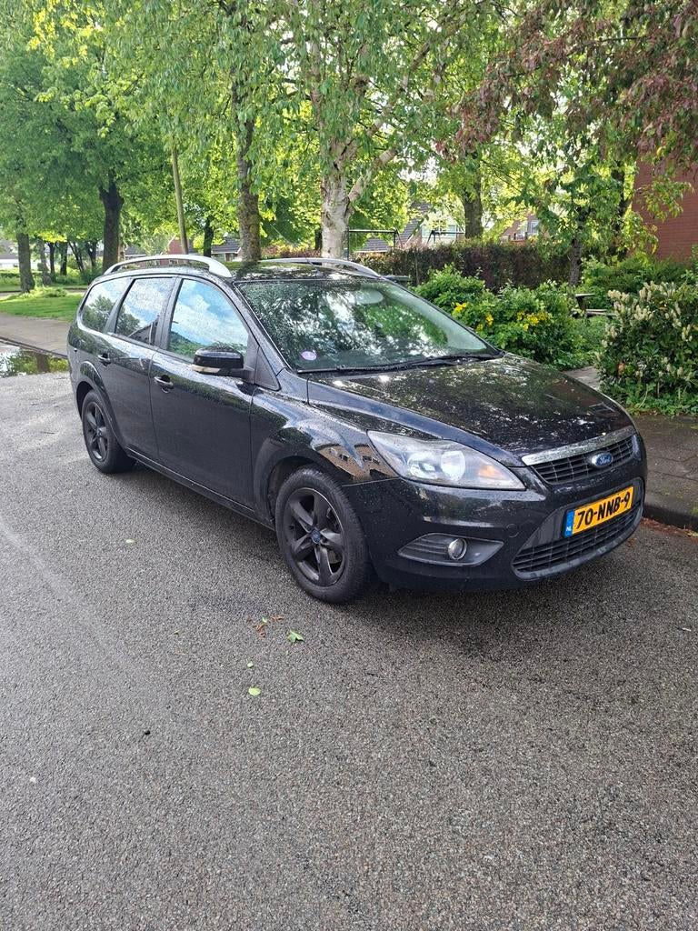 Ford Focus 1.6 16V 100PK 2010 Zwart, 1596 cc, 15 km/l, 4 cilinders, 635 kg