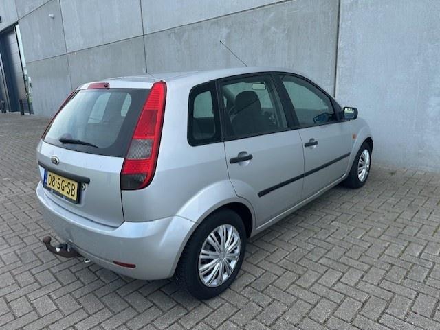 Ford Fiesta 1.3 Futura (bj 2006), 1299 cc, 4 cilinders, Origineel Nederlands, Bedrijf