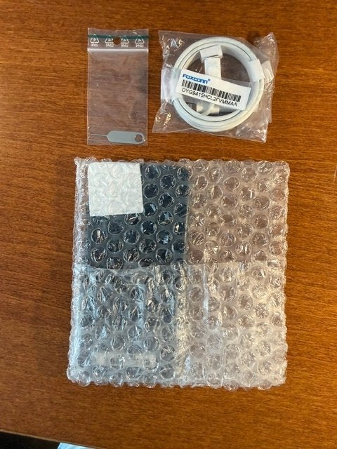 Foto 4 van Iphone SE 3 (2022) Refurbished 128GB, zwart Midnight