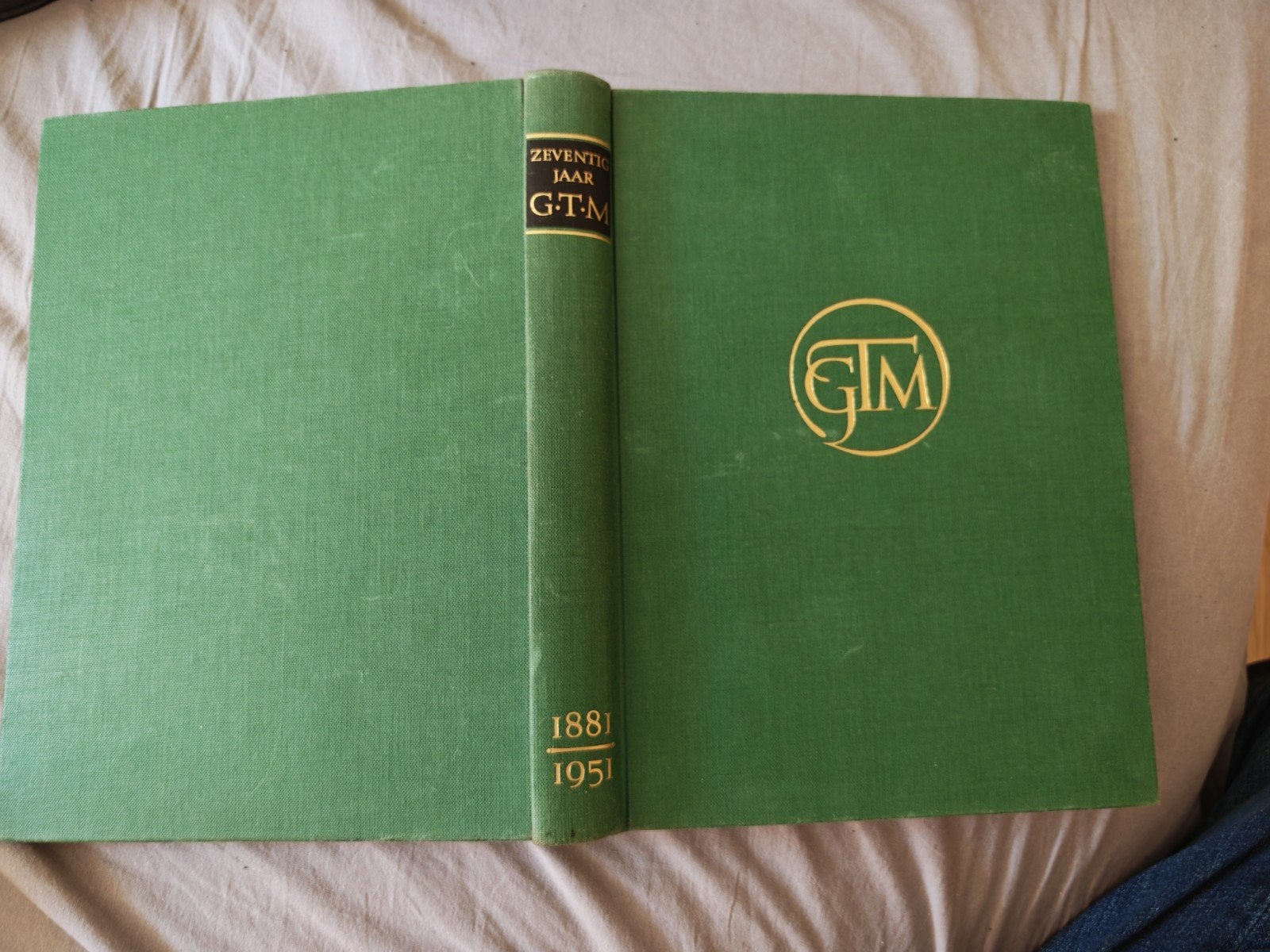 Gedenkboek 70 jaar GTW- Gelders Streekvervoerbedrijf, Ophalen of Verzenden, Gelezen