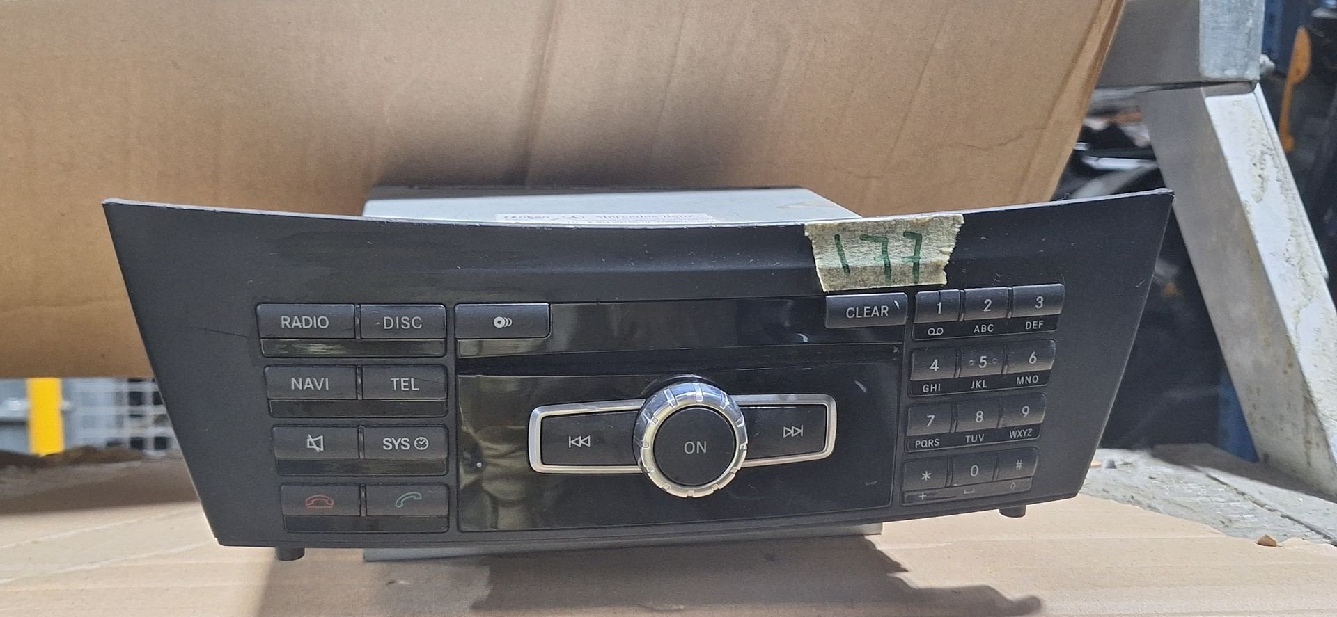 Originele Mercedes C-Klasse W204 Navigatie / Autoradio (Audi, Gebruikt, -, -, Ophalen of Verzenden