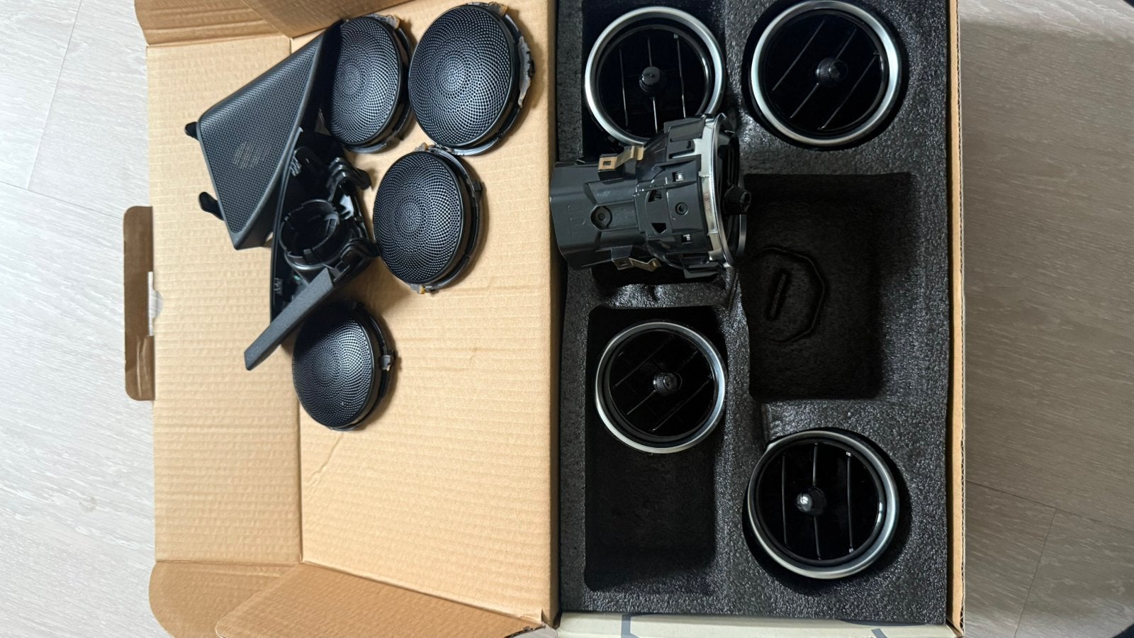 Mercedes ventilatoren en speaker hulzen, Ophalen of Verzenden, Zo goed als nieuw