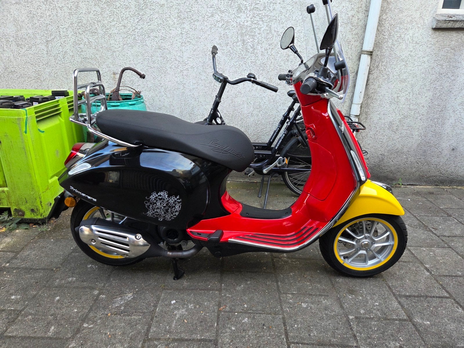 Vespa Primavera 25 km e5 Disney zo goed als nieuw, Overige modellen, Ophalen of Verzenden, Zo goed als nieuw, Benzine