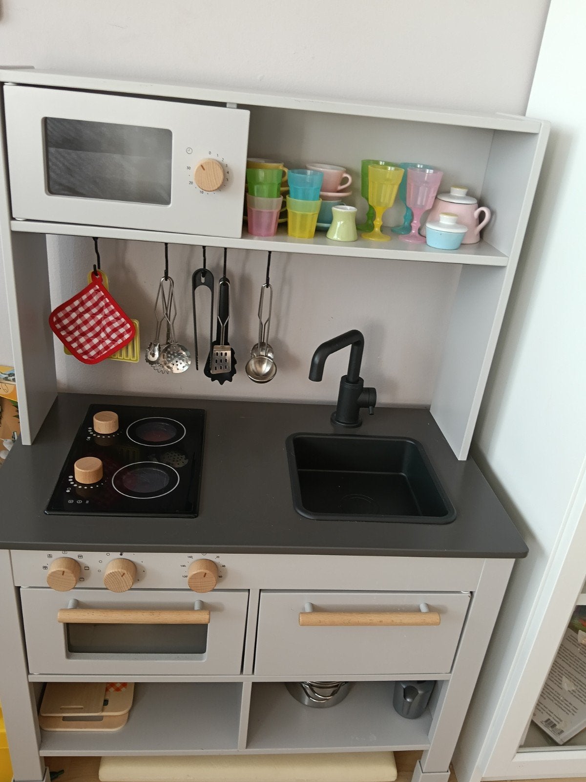 ikea keukentje grijs met speelgoed eten, pannen, borden ect, Kinderen en Baby's, Ophalen, Zo goed als nieuw, Hout, Speelkeuken