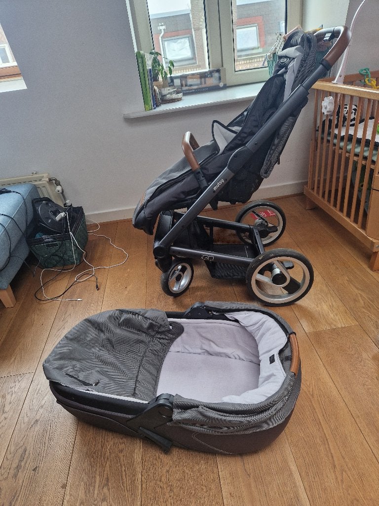 Mutsy stroller + bassinet + carseat adapters + acessories, Kinderen en Baby's, Ophalen, Zo goed als nieuw, Combiwagen, Mutsy