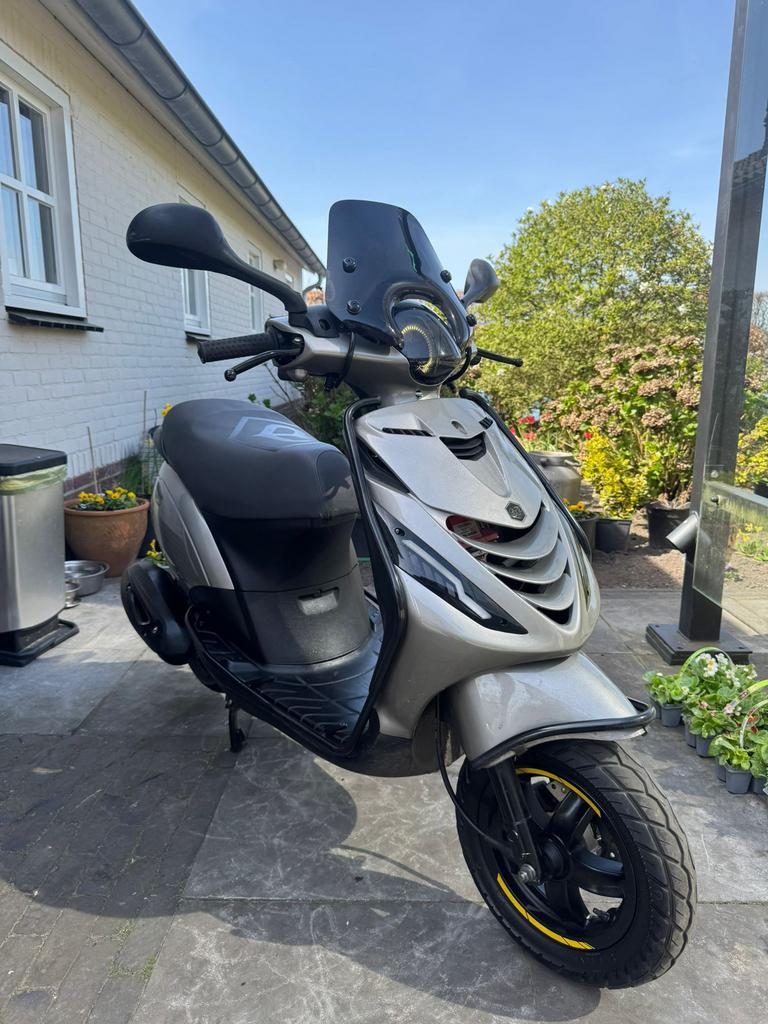 ⭐️Piaggio zip 4 takt iget 2019 brom nette staat⭐️