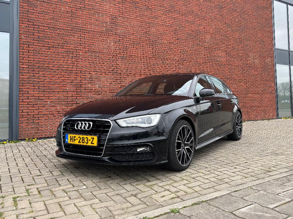 Audi A3 - Sportback TFSI S-line | DSG | Xenon | Nette staat, 4 cilinders, Leder en Stof, Zwart, Origineel Nederlands