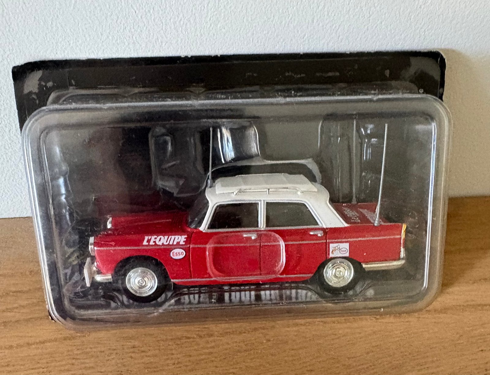 Norev (Atlas) Peugeot 404 Tour de France Jury Auto, Ophalen of Verzenden, Nieuw, Auto