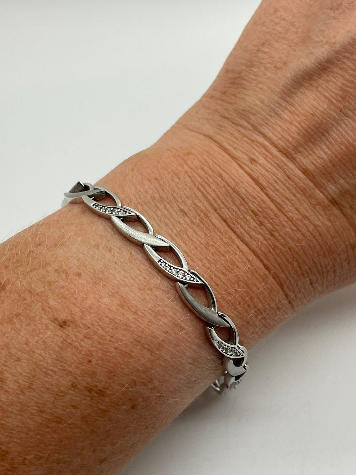 E224 Prachtige zilveren modernist armband, Sieraden, Tassen en Uiterlijk, Ophalen of Verzenden, X, Zilver, X