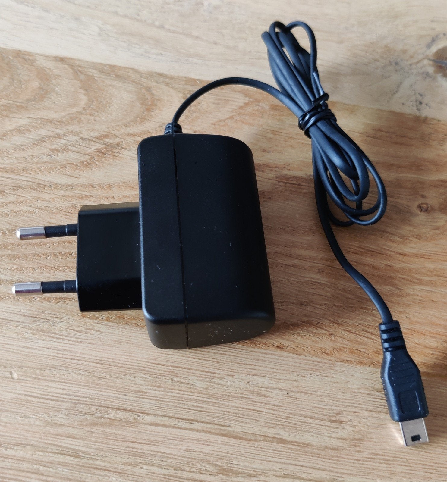 Sony Ericsson Oplader met Micro-USB Aansluiting, Gebruikt, Micro-USB, Ophalen of Verzenden, Universeel