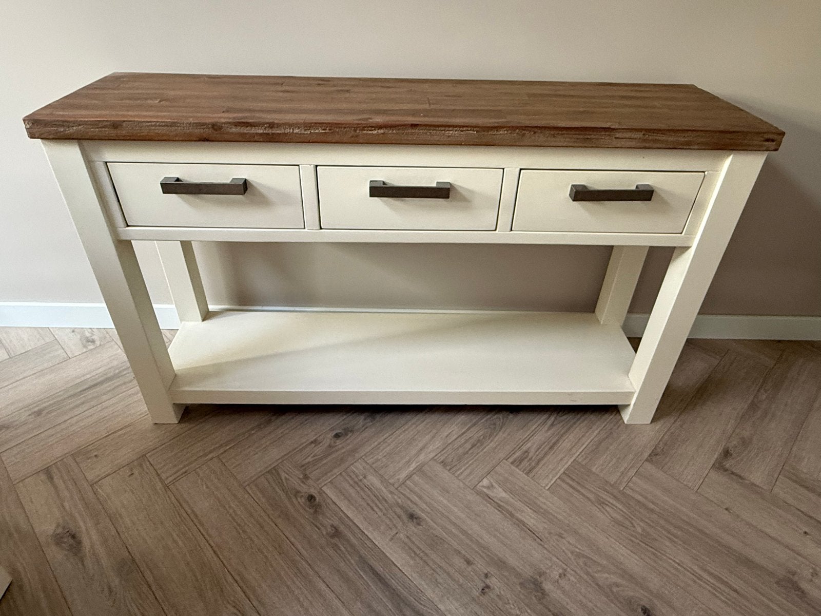 *PRACHTIG PRONTO WONEN SIDETABLE LIZZANO*, Huis en Inrichting, Ophalen, Gebruikt, 100 tot 150 cm, Overige houtsoorten