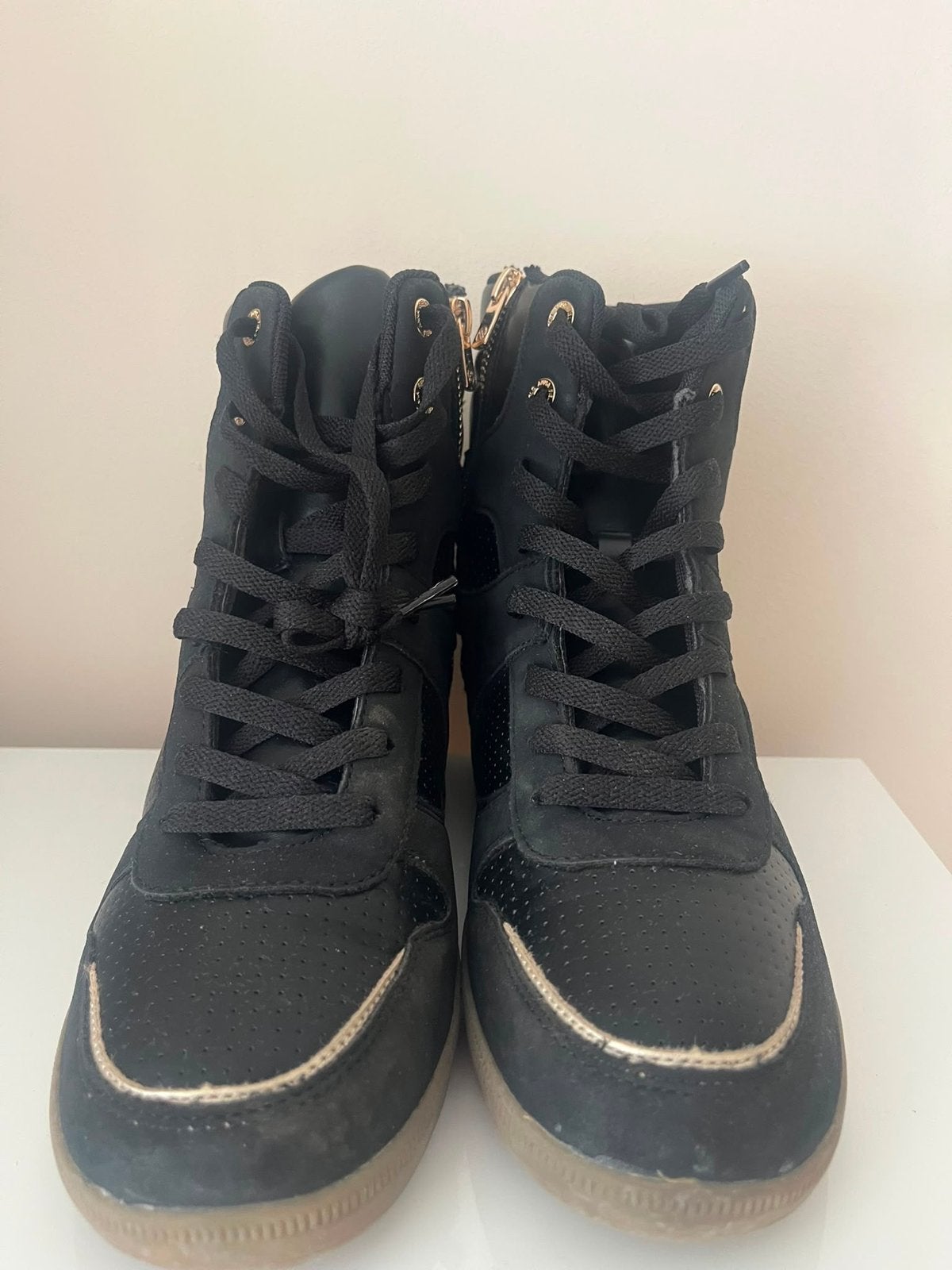 Zwarte sneakers met gouden details maat 40 Anna Field, Kleding | Dames, Schoenen, Zwart, Ophalen of Verzenden, Sneakers of Gympen