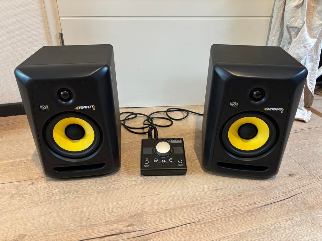 KRK Rokit 6 G2 + Monitor Controller + GRATIS Versterker!, Overige merken, Ophalen of Verzenden, Zo goed als nieuw, 60 tot 120 watt