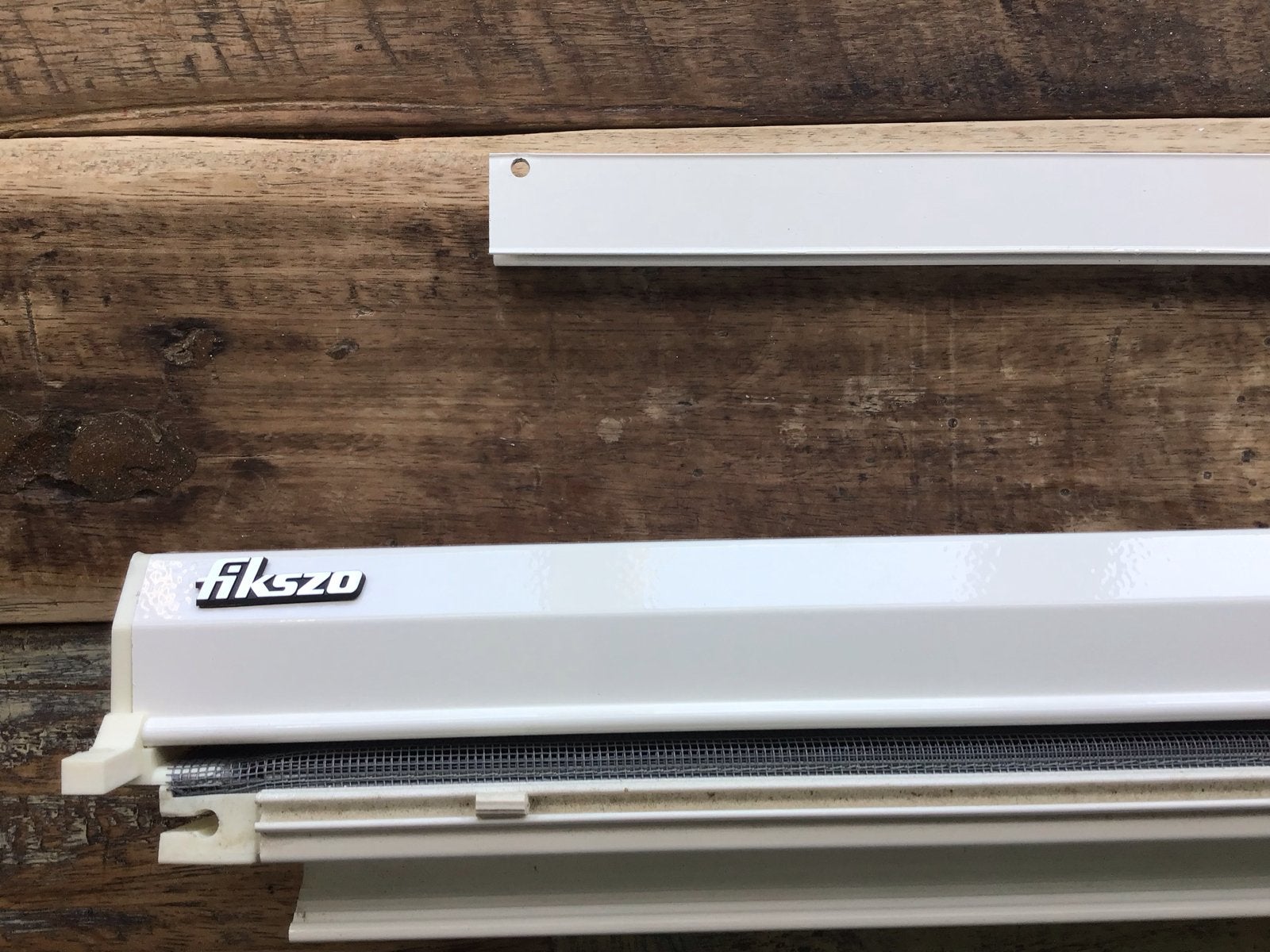 Fikszo Hor - Wit, Nieuwstaat . Voor een raam., Kunststof, Gebruikt, Overige typen, Minder dan 200 cm