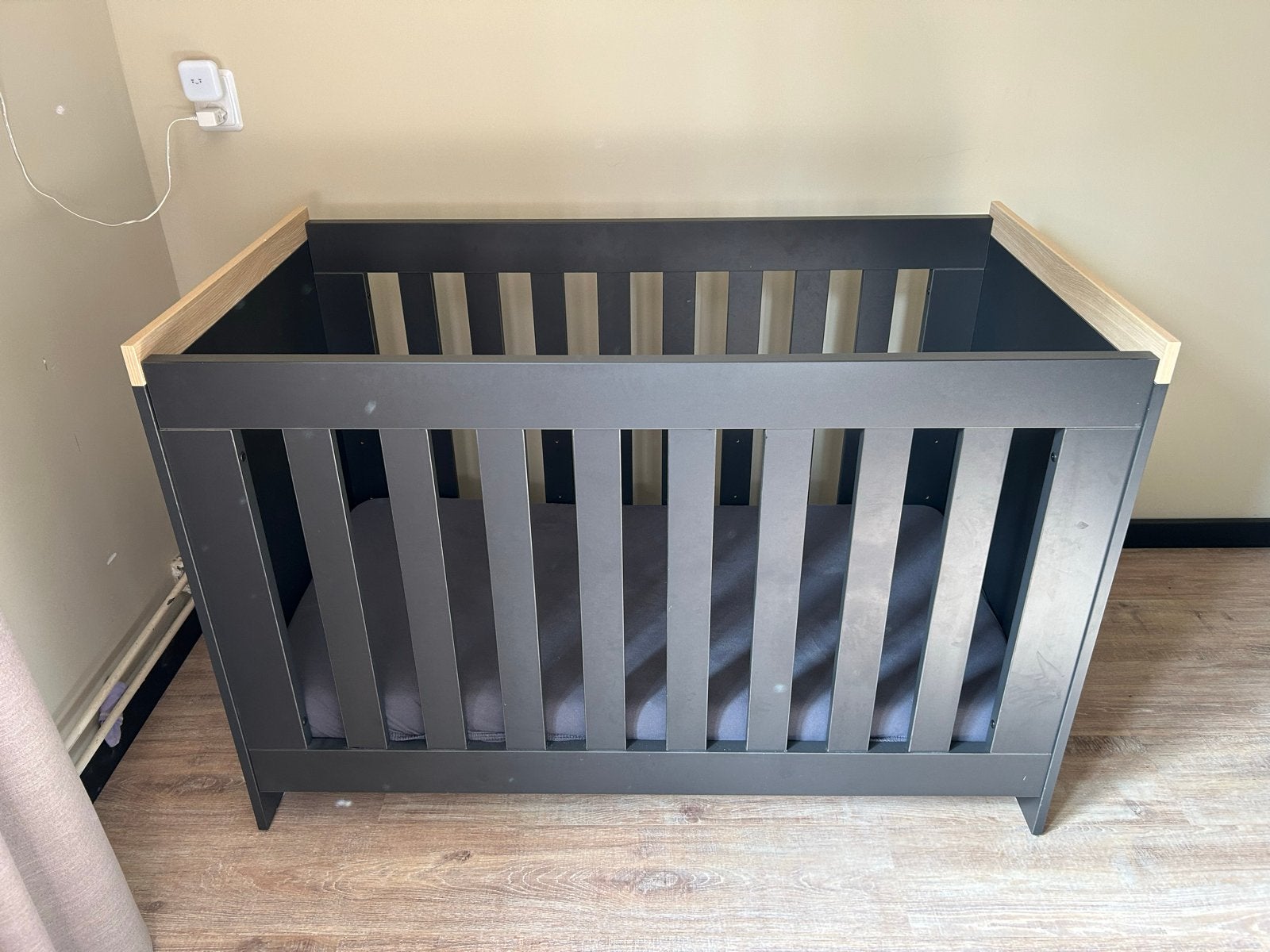 Donkergrijs met lichte houtaccenten, Kinderen en Baby's, Ophalen, Gebruikt, 70 tot 85 cm, 140 tot 160 cm