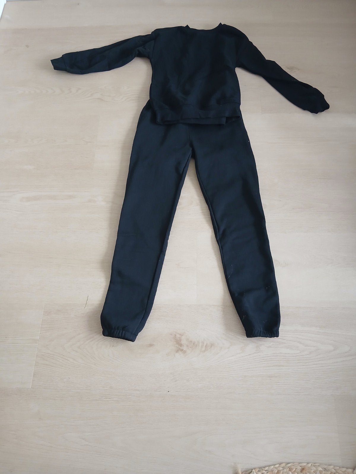 Zwart joggingpak voor kinderen, Kinderen en Baby's, Ophalen of Verzenden, Gebruikt, Overige maten