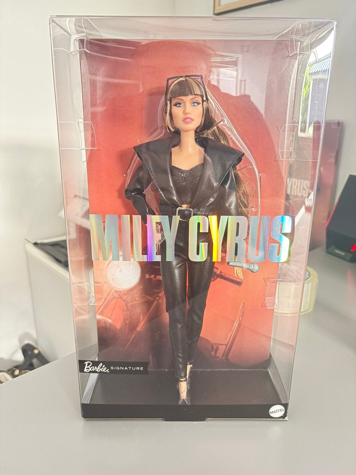 Barbie Signature Miley Cyrus, Ophalen of Verzenden, Zo goed als nieuw