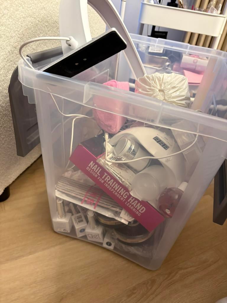 NAGEL/BIAB spullen. Hele doos vol. Alleen ophalen Arnhem, Ophalen, Zo goed als nieuw, Overige kleuren, Handen en Nagels