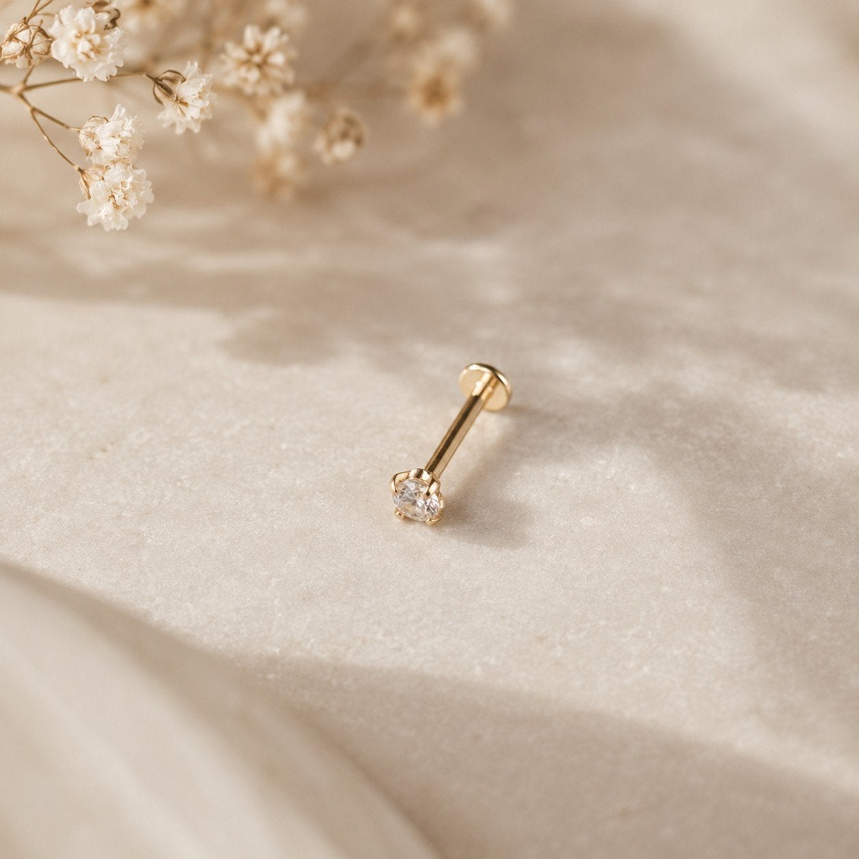 Gouden Oorpiercing Chirurgisch Staal NIEUW, Staal, Oor- of Traguspiercing, Nieuw, Ophalen of Verzenden
