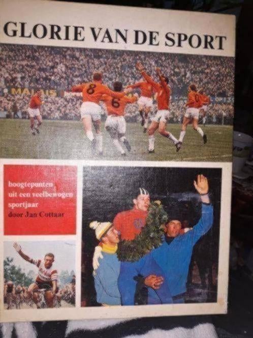 Voetbal boeken, Boeken, Sportboeken, Ophalen of Verzenden, Zo goed als nieuw, Balsport