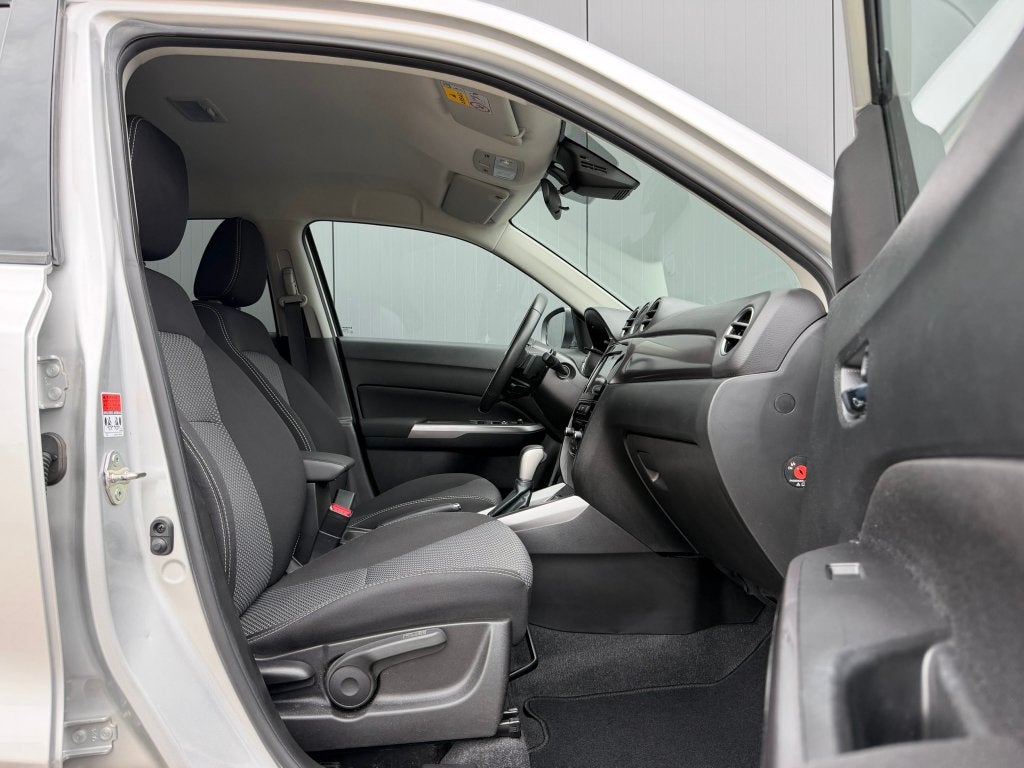 Foto 5 van Suzuki Vitara 1.4 Automaat BoosterJet Hybrid Select