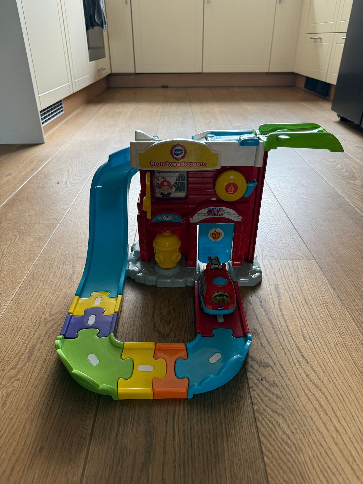 VTech Toet Toet Auto's Brandweerkazerne met brandweerauto, Ophalen, Gebruikt