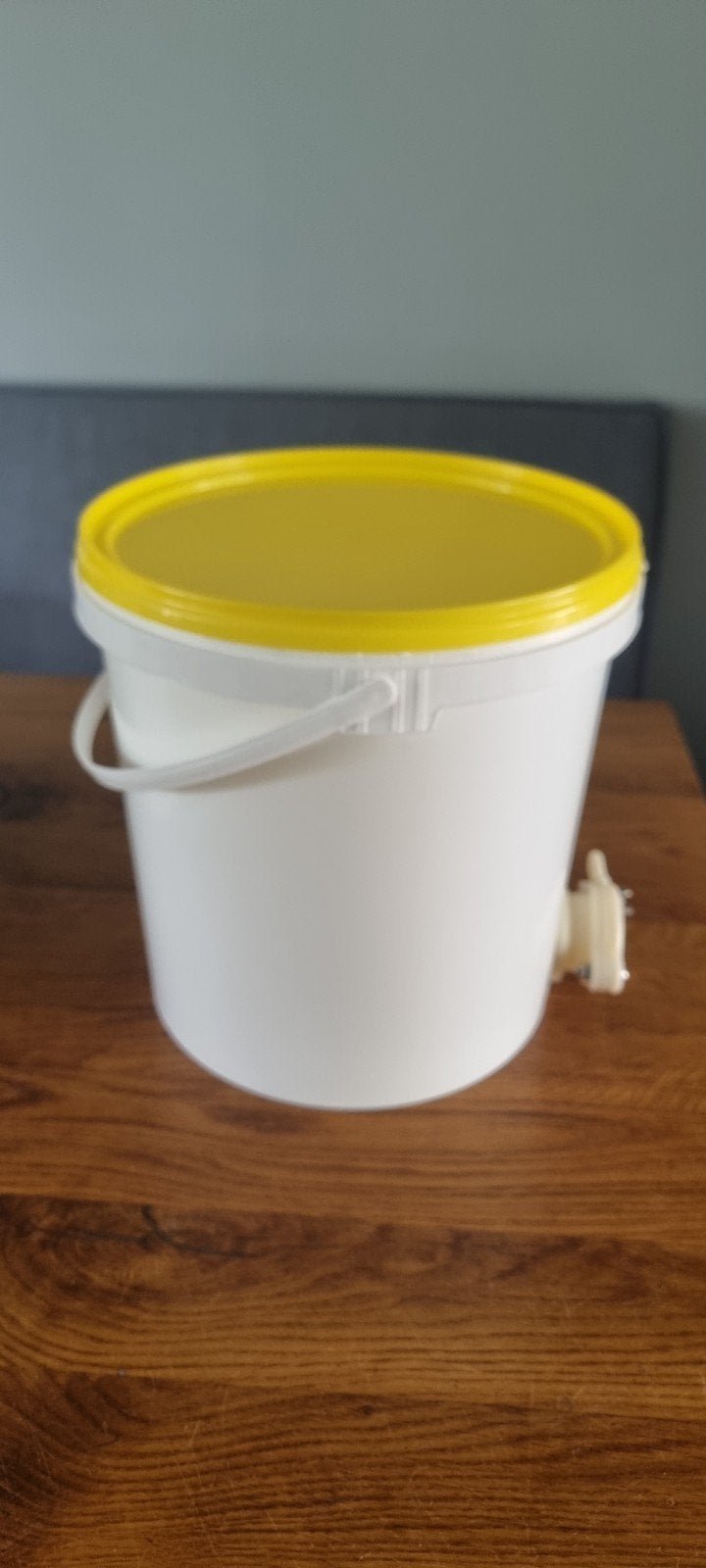 Bijen honingemmer 10 liter met kraan en deksel, Huis en Inrichting, Emmers, Ophalen of Verzenden, Nieuw, Kunststof, Met deksel