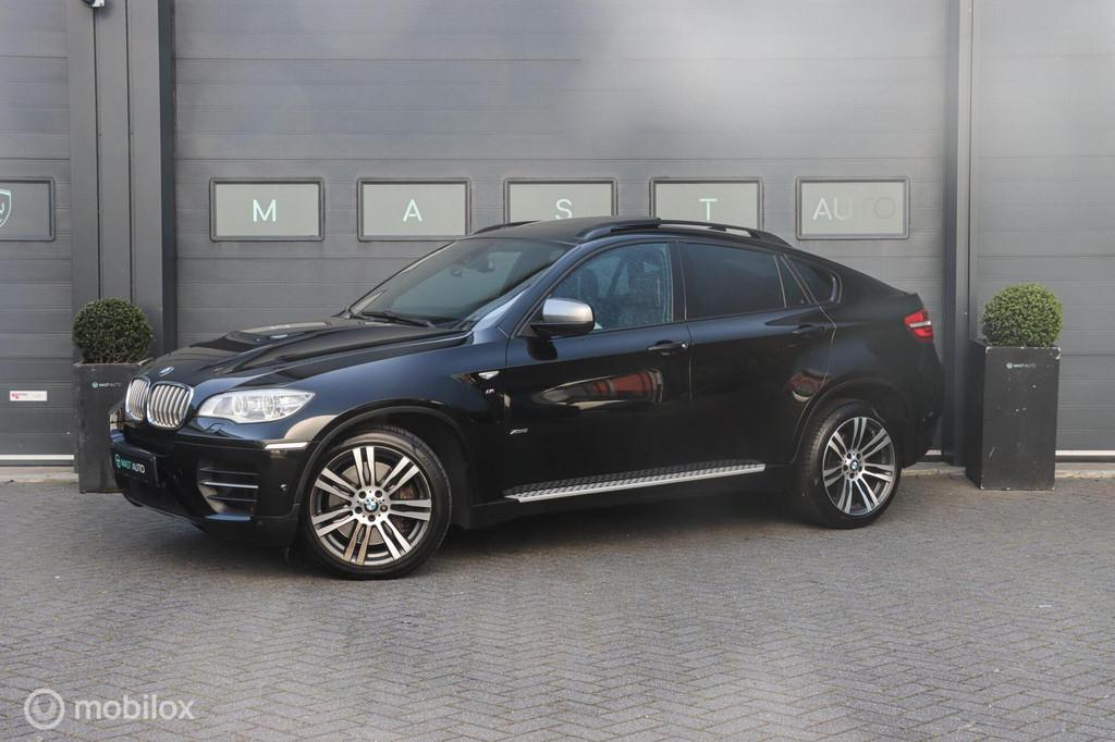 BMW X6 M50d|Schuifdak|HUD|Soft close|LED|Memory|4-zone clima, Auto's, BMW, Euro 5, Gebruikt, Zwart, 2993 cc