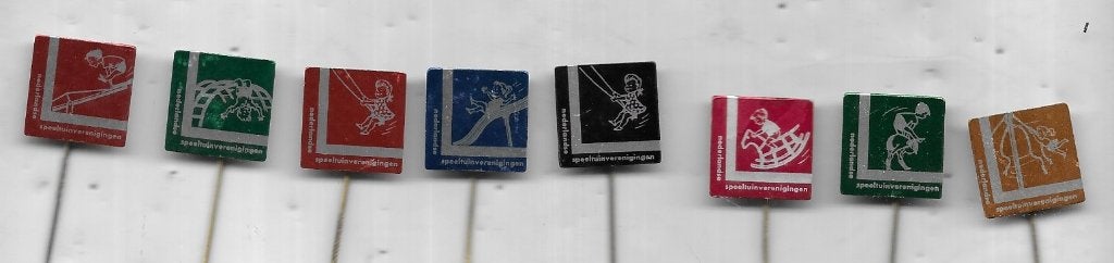 8 SPEELTUIN VERENIGING SPELDEN VERSCHILLENDE, Ophalen of Verzenden, Gebruikt, Overige onderwerpen, Speldje of Pin