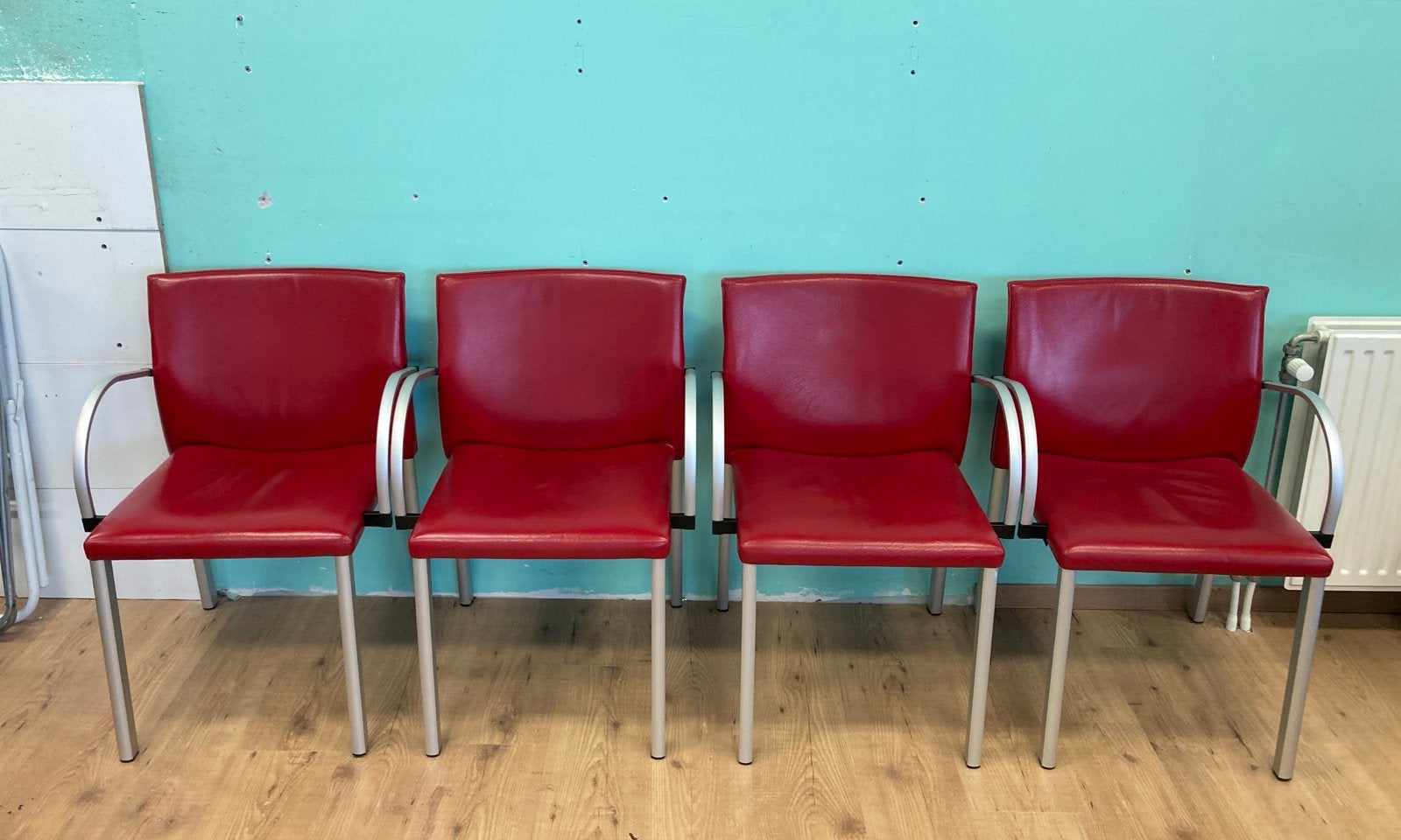 4x Leolux Mito Stoelen met Armleuning en Rood Leer, Huis en Inrichting, Ophalen, Gebruikt, Leer, Vier