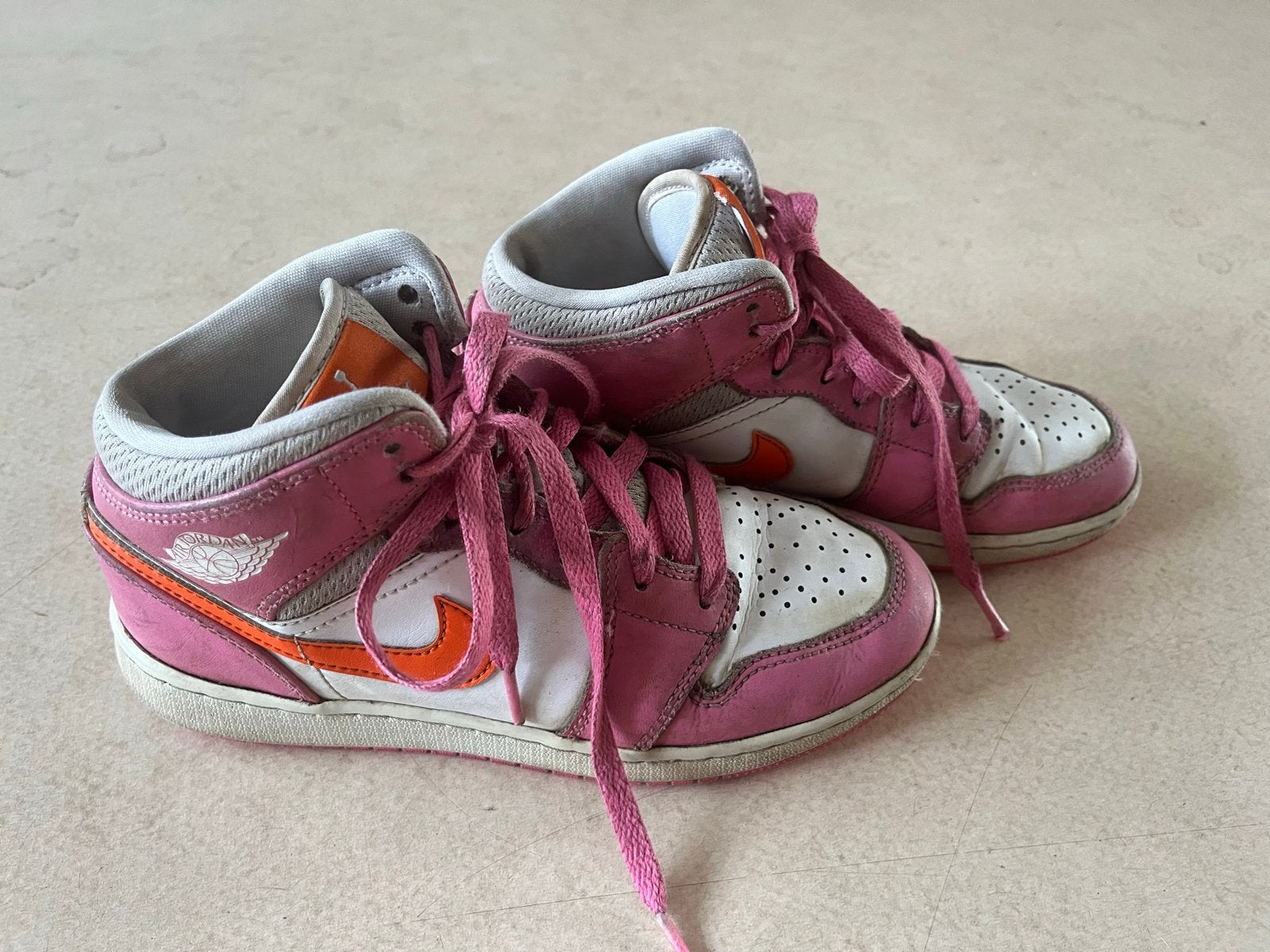 Nike Jordan roze sneakers maat 36.5, Ophalen of Verzenden, Gebruikt, Meisje, Sportschoenen