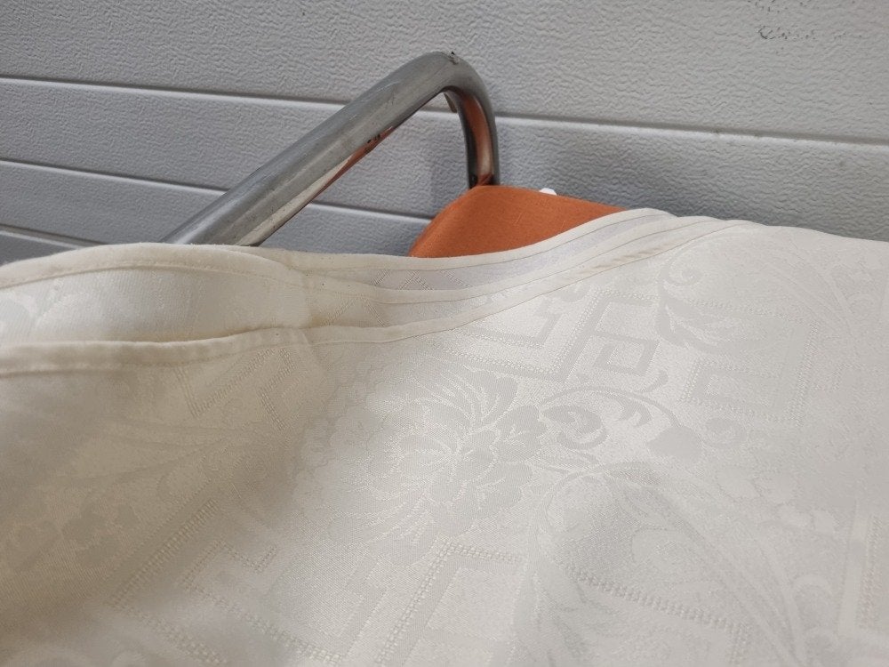tafelkleed geel bedrukt patroon ovaal, Huis en Inrichting, Tafelkleden, Ophalen of Verzenden, 'T Olde Gre-j, Info@toldegrej.nl