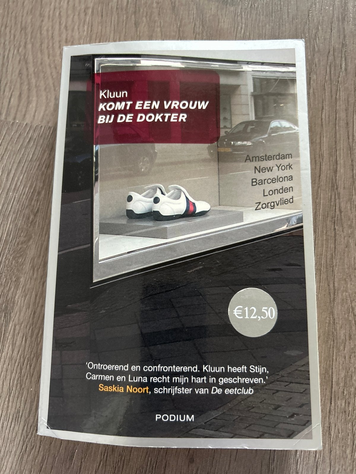 Kluun - Komt een vrouw bij de dokter (Paperback), Boeken, Ophalen of Verzenden, Gelezen, Overige