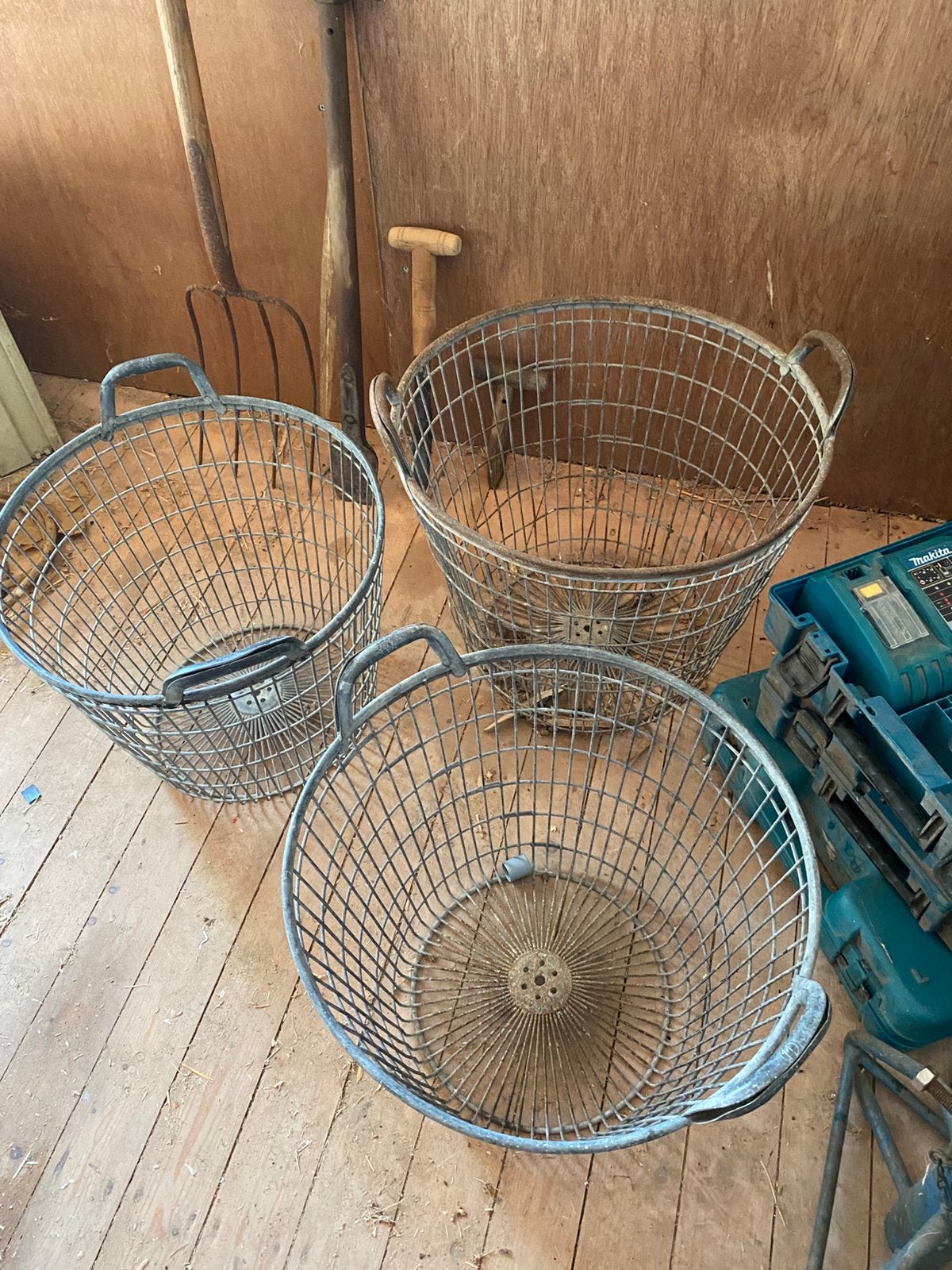 Drie stuks aardappelmanden en tuingereedschap ., Ophalen of Verzenden