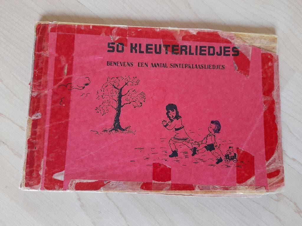 50 KLEUTERLIEDJES BENEVENS EEN AANTAL SINTERKLAASLIEDJES, Boeken, Ophalen of Verzenden, Gelezen, Overige onderwerpen