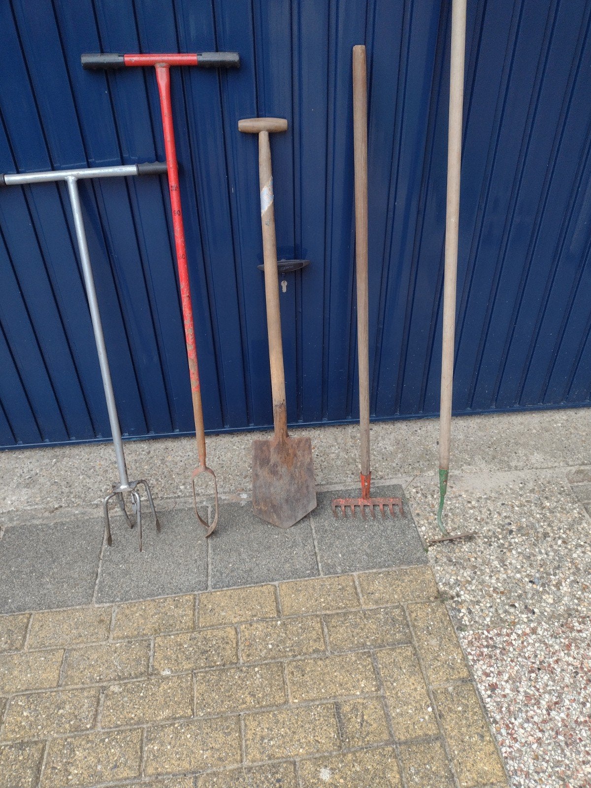 Divers Tuin Gereedschap - Schop, Hark, Vork, Onkruidsteker, Ophalen