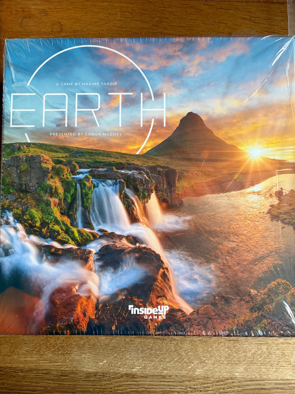 Earth bordspel met Abundance uitbreiding (Kickstarter), Een of twee spelers, Ophalen of Verzenden, Zo goed als nieuw