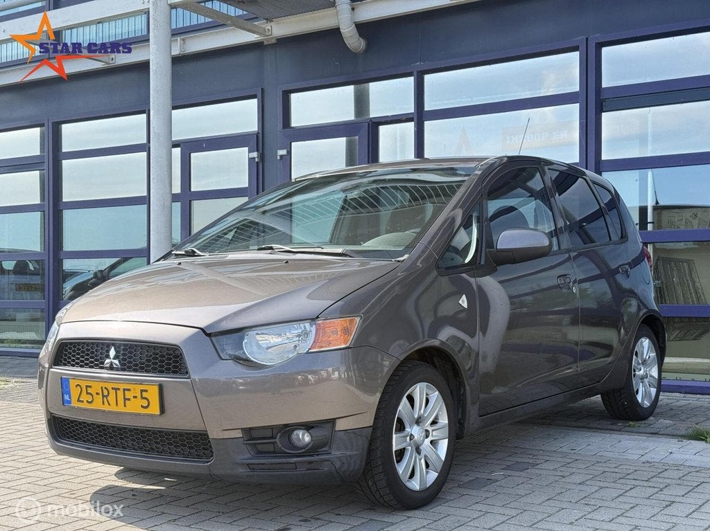 Mitsubishi Colt 1.3 Edition Two| Automaat| APK| Airco| Cruis, Auto's, Mitsubishi, Euro 5, Gebruikt, 31 €/maand, Bruin
