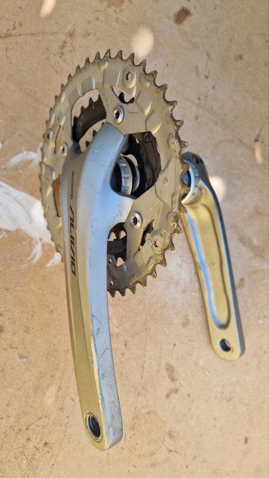 Shimano Alivio Triple Crankstel met Trapas, Fietsen en Brommers, Fietsonderdelen, Crankstel of Pedalen, Gebruikt, Ophalen of Verzenden