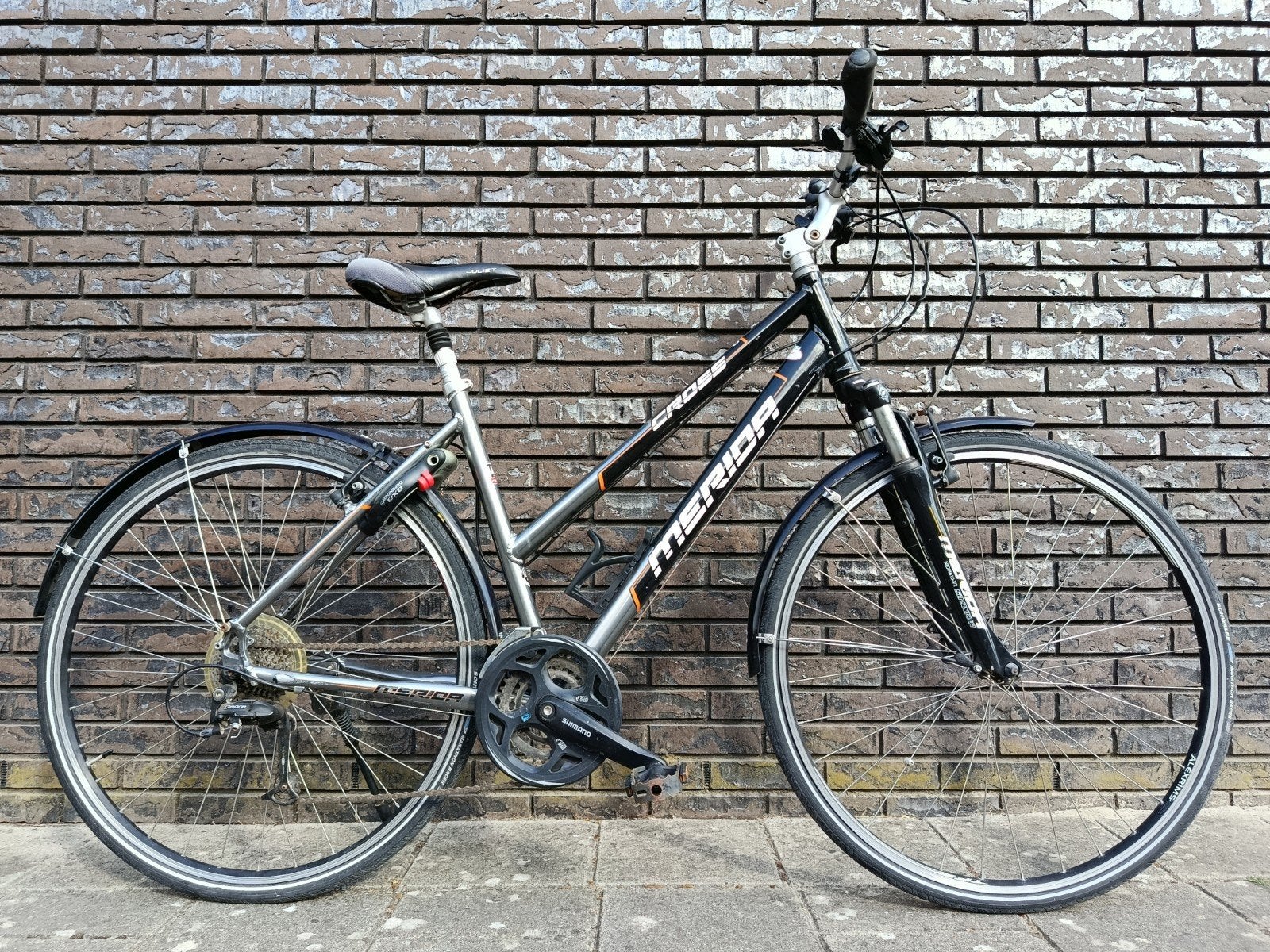 Merida Cross 24 versnellingen Shimano AXA slot 

- 28 inch
-, Fietsen en Brommers, 53 tot 56 cm, Ophalen, Zo goed als nieuw, Overige merken